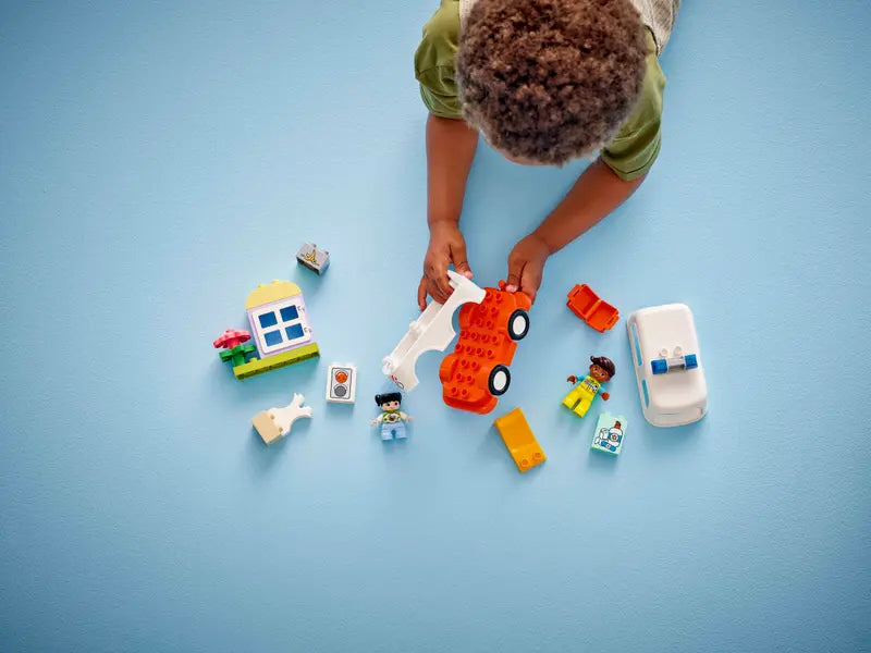 LEGO - 10447 - DUPLO - Ambulance & Driver - 19pcs