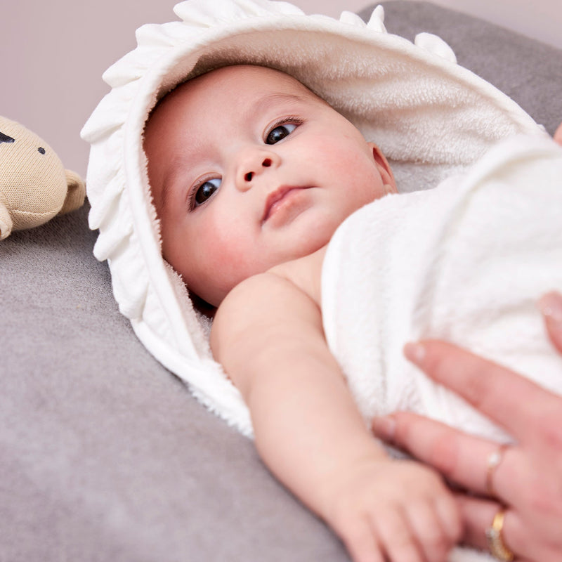 Meyco Baby Ruffle Hooded Bath Towel – Offwhite – additional product detail or lifestyle view