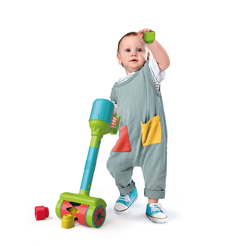 CLEMMY: SENSORY VACUUM BROOM