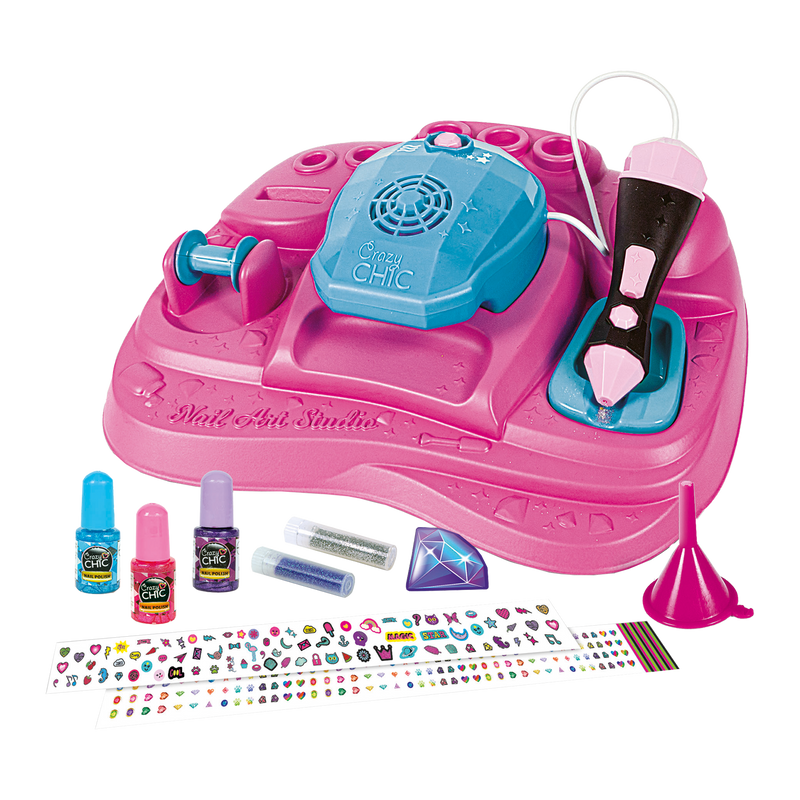 CRAZY CHIC: NAIL ART STUDIO