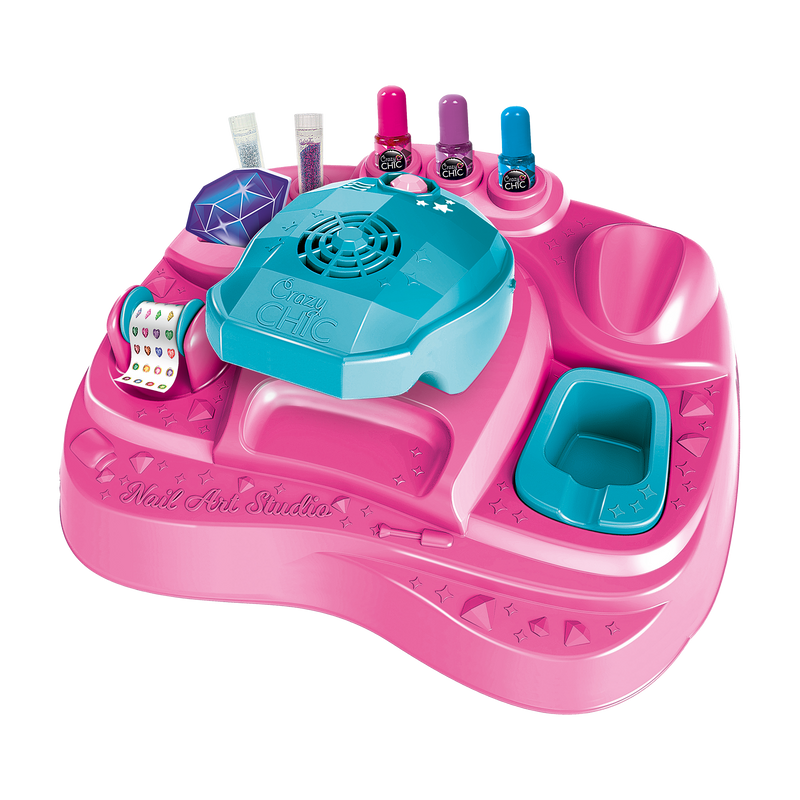 CRAZY CHIC: NAIL ART STUDIO