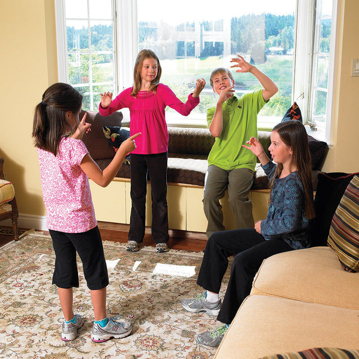 Outset Media - Charades en images