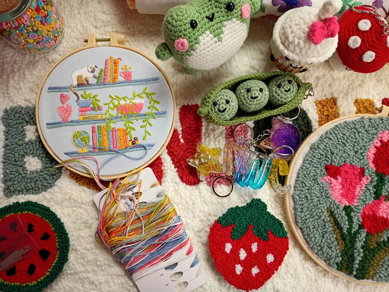 BOOK LOVER EMBROIDERY KIT