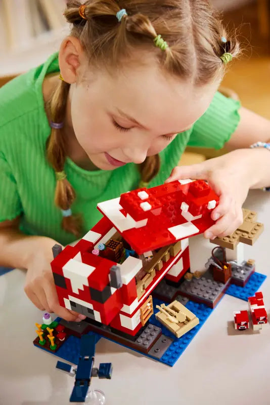 LEGO - 21270 - MINECRAFT - The Mooshroom House - 500pcs