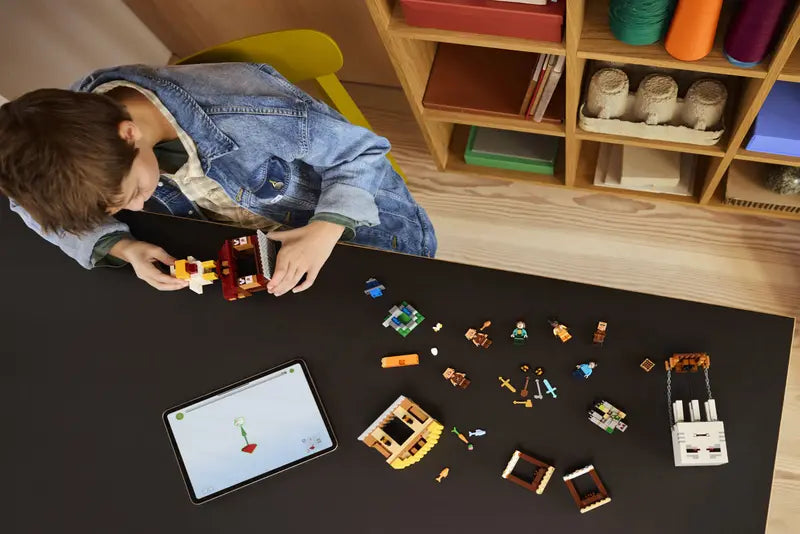 LEGO - 21273 - MINECRAFT - The Ghast Balloon Village Attack - 555pcs