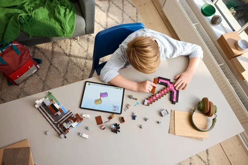 LEGO - 21277 - MINECRAFT - The Pickaxe Mine - 530pcs