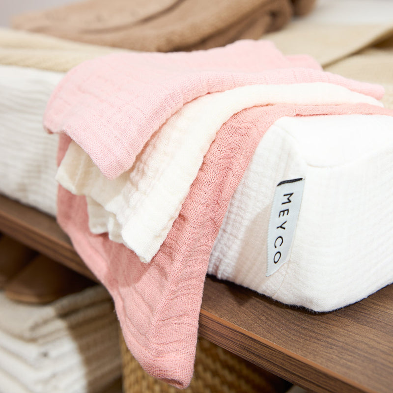 Meyco Baby Muslin Facecloths – Soft Rose/Rose/Natural – additional product detail or lifestyle view