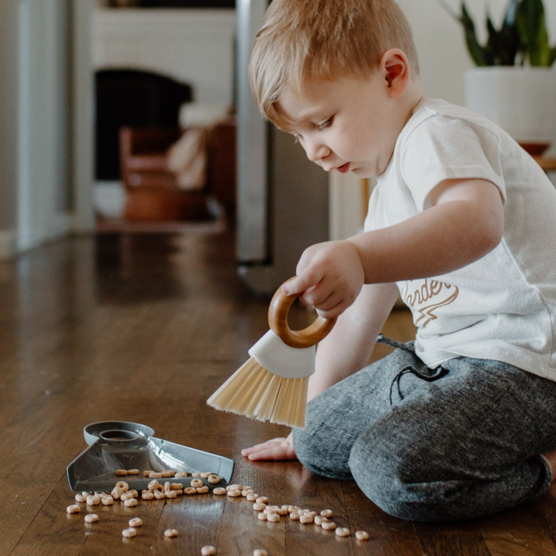 Full Circle - TINY TEAM Dustpan & Brush Set