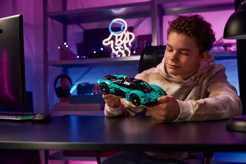 LEGO - 42208 - TECHNIC - Aston Martin Valkyrie - 707pcs