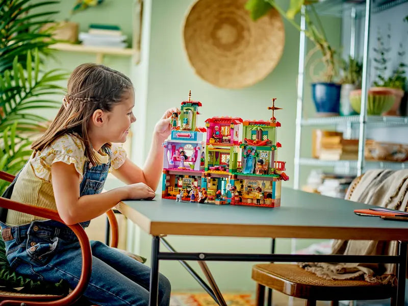 LEGO - 43245 - DISNEY - The Magical Madrigal House