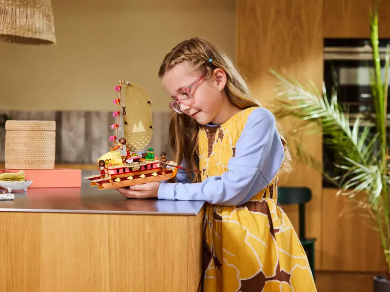 LEGO - 43270 - DISNEY - Moana's Adventure Canoe