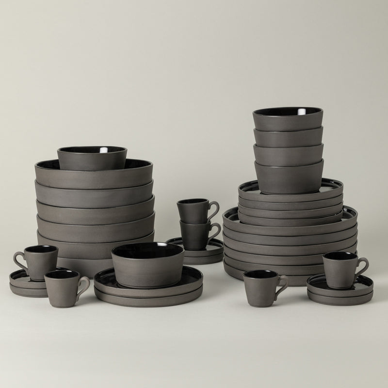 Lagoa - Black 30-piece Dinnerware Set with Coffee Cup and Saucer Ecogres