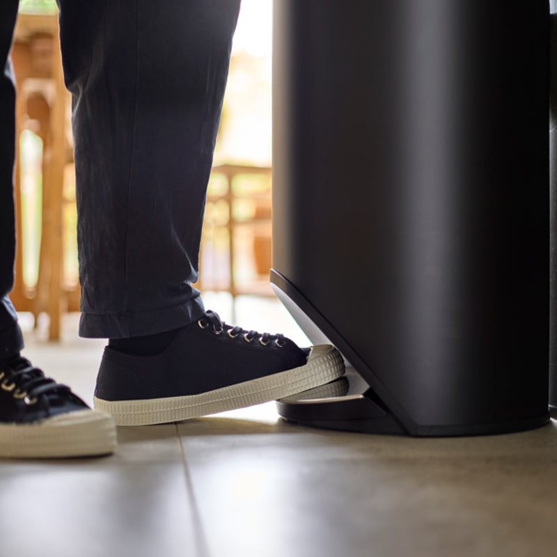 Joseph Joseph - Arc™ Trash Bin