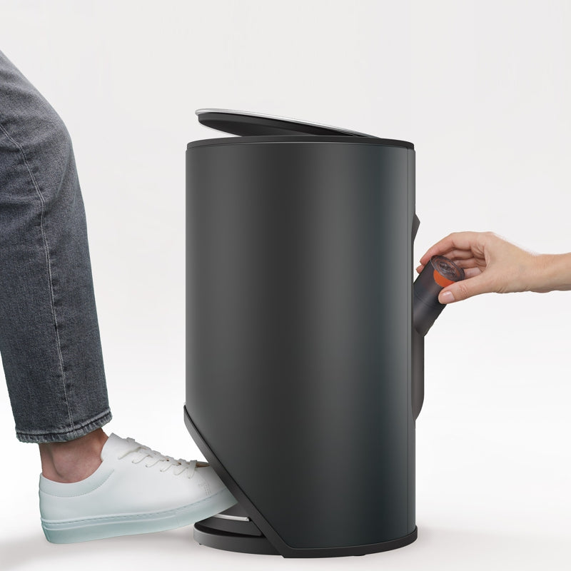 Joseph Joseph - Arc™ Trash Bin