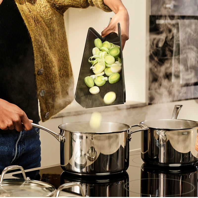 Joseph Joseph - Chop2Pot™ Plus Folding Chopping Board