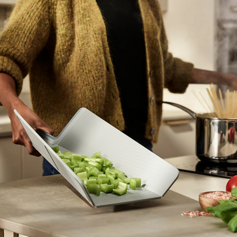 Joseph Joseph - Chop2Pot™ Plus Folding Chopping Board
