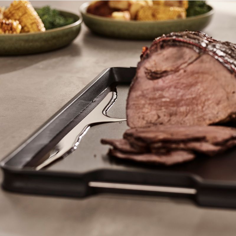 Joseph Joseph - Cut&Carve™Plus Multi-Function Chopping Board