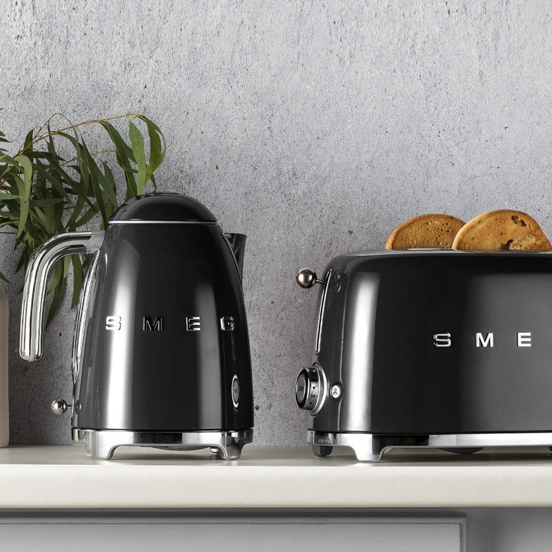 Smeg Retro Style Electric Kettle KLF03BLUS, 1.7 L, Black
