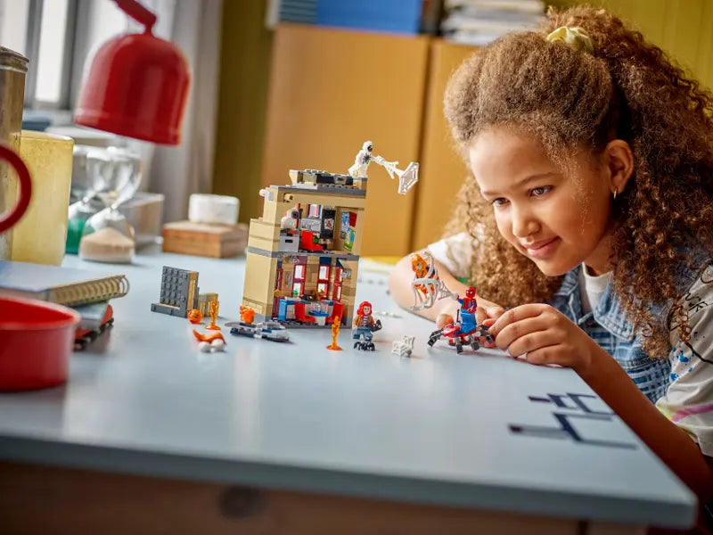 LEGO - 76317 - MARVEL - Peter Parker's Apartment - 394pcs