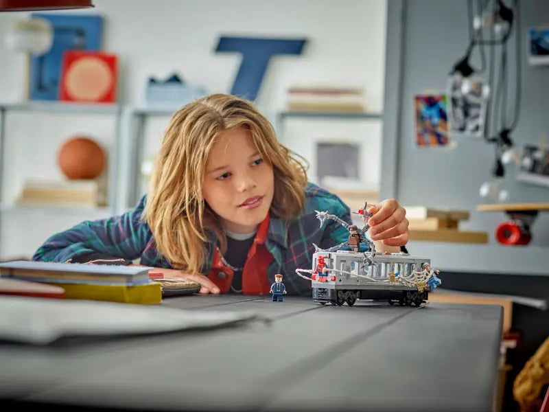 LEGO - 76321 - MARVEL - Spiderman vs. Doc Ock Subway Train Scene - 393pcs