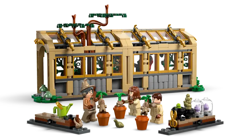 LEGO - 76445 - HARRY POTTER - Hogwarts Castle: Herbology Class - 390pcs