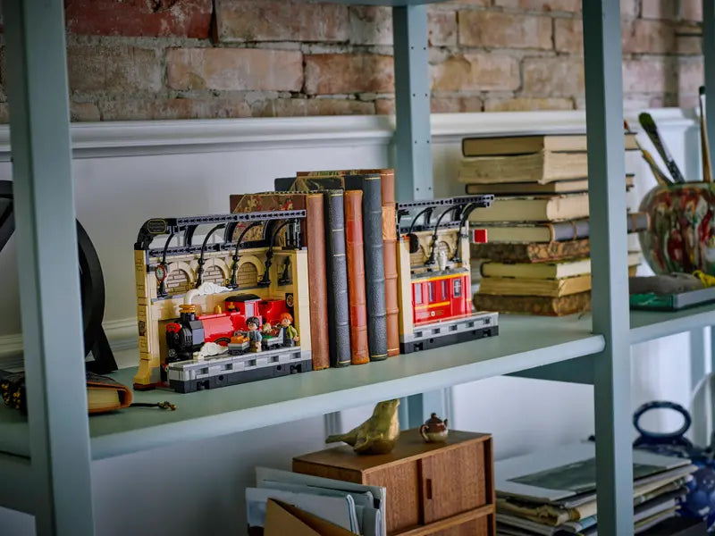 LEGO - 76450 - HARRY POTTER - Book Nook: Hogwarts Express - 832pcs