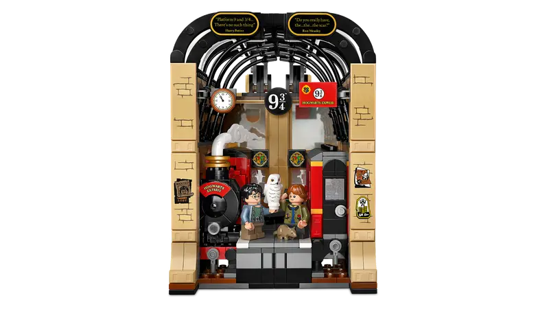 LEGO - 76450 - HARRY POTTER - Book Nook: Hogwarts Express - 832pcs
