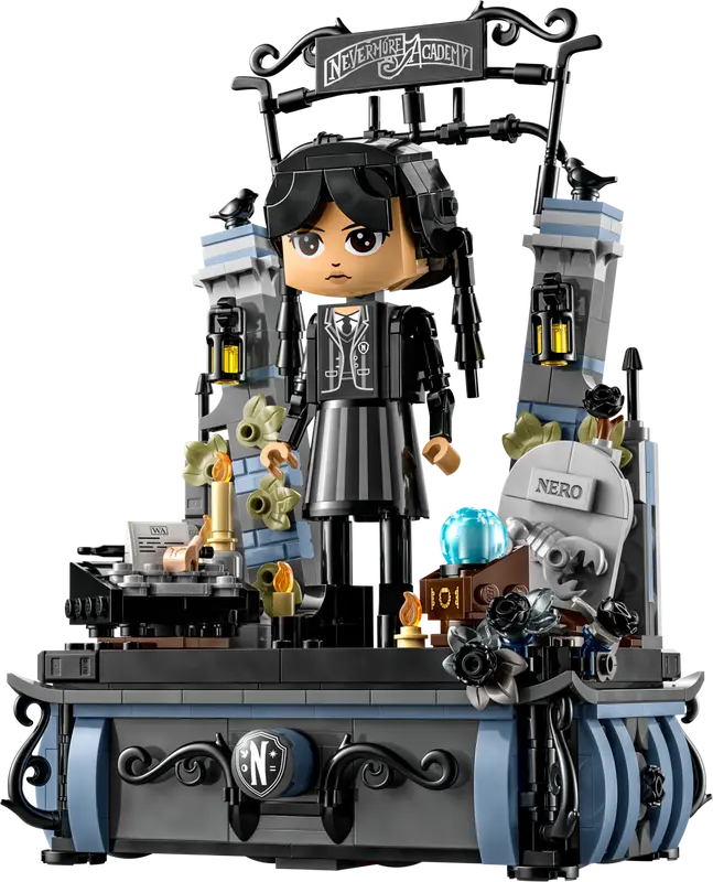 LEGO - 76780 - WEDNESDAY - Wednesday Addams Figure - 702pcs