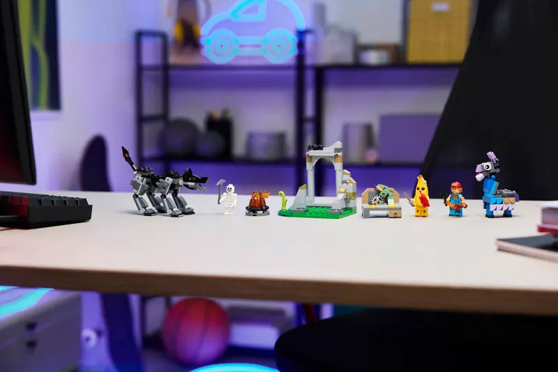 LEGO - 77075 - FORTNITE - Peely & Sparkplug's Camp - 250pcs