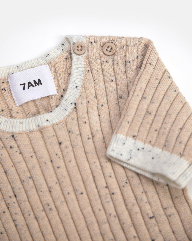 7AM - Short Sleeve Top - Hug Me