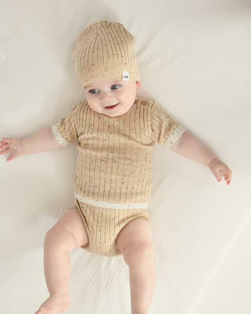 7AM - Short Sleeve Top - Hug Me