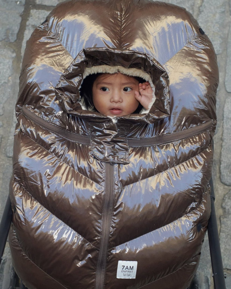 7AM - Car Seat Cocoon - Polar Mother & Baby Wind and water repellent; Ultra lightweight heat - retention insulation; Soft lining