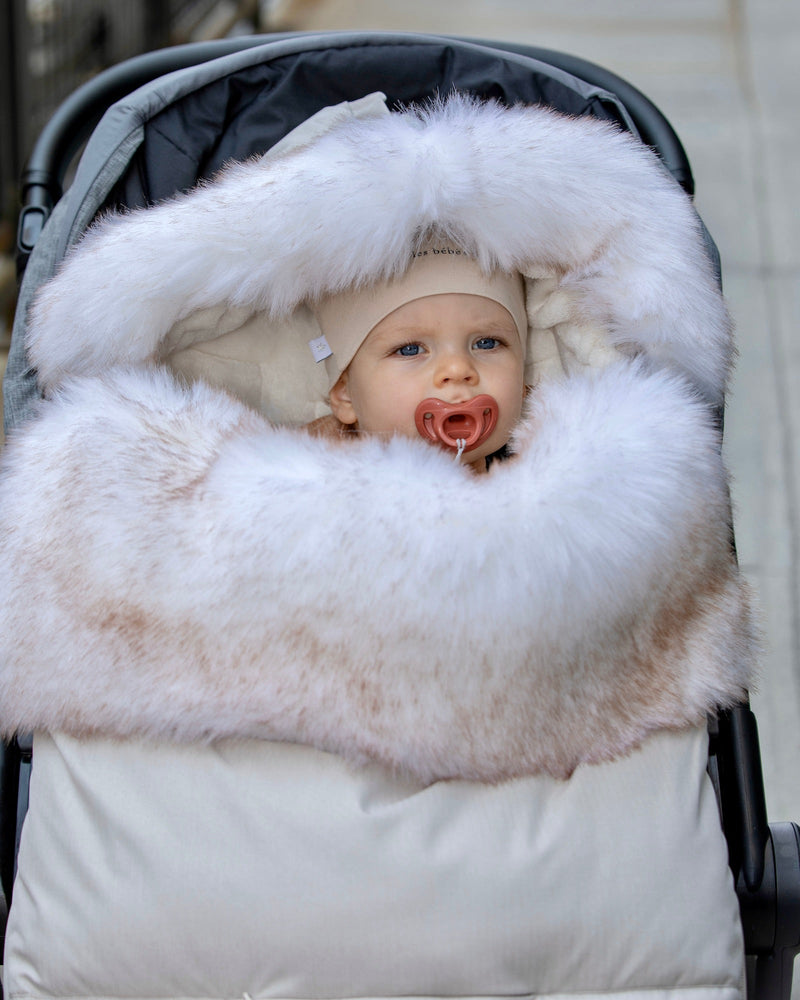 7AM - PlushPOD - Tundra Plush | Infant Lounger and Travel Sleep Pod Mother & Baby Heather Beige - White Faux Fur 0 - 18M