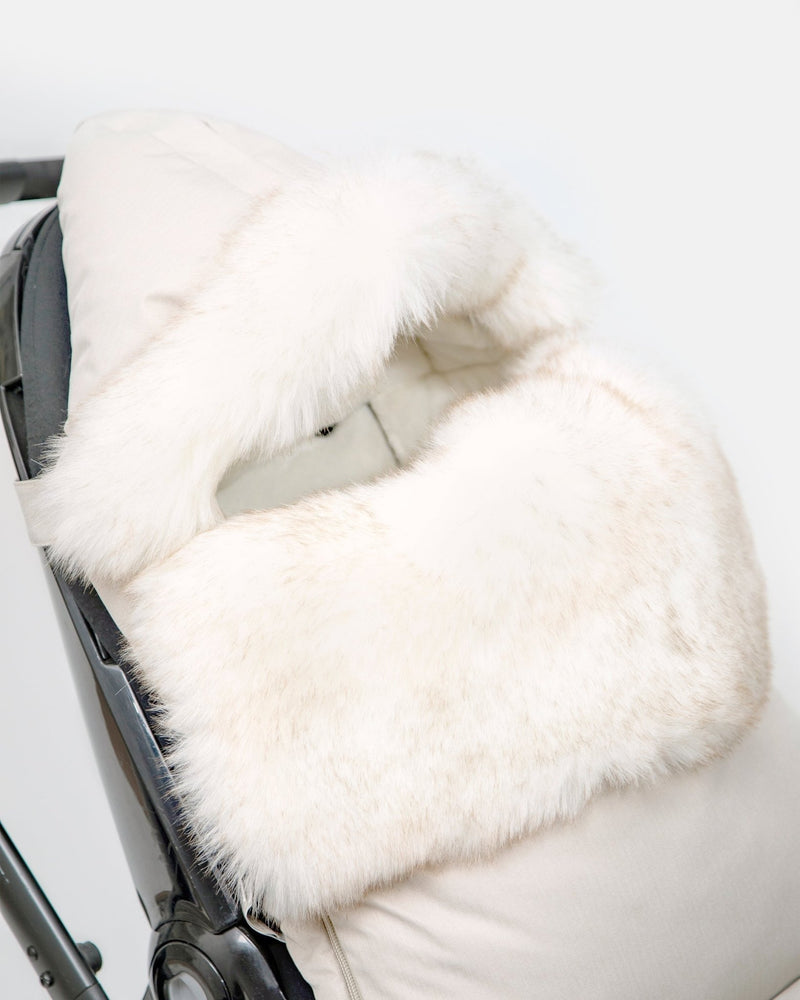 7AM - PlushPOD - Tundra Plush | Infant Lounger and Travel Sleep Pod Mother & Baby Heather Beige - White Faux Fur 0 - 18M