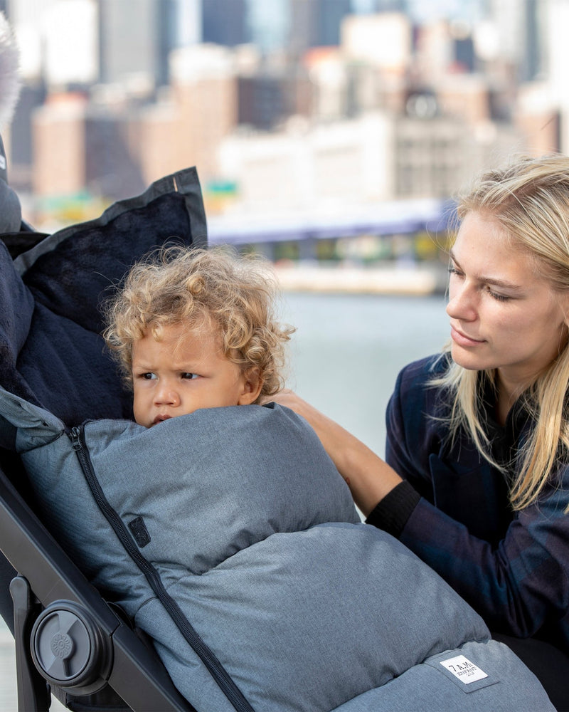 7AM - PlushPOD - Tundra Plush | Infant Lounger and Travel Sleep Pod Mother & Baby Heather Grey Dark - Arctic Faux Fur 0 - 18M