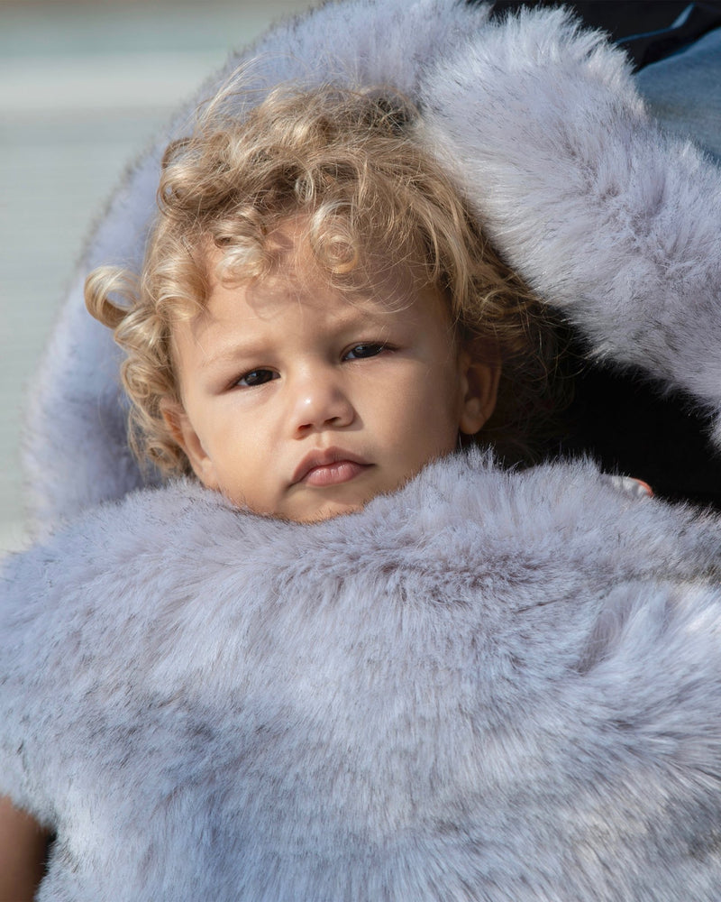 7AM - PlushPOD - Tundra Plush | Infant Lounger and Travel Sleep Pod Mother & Baby Heather Grey Dark - Arctic Faux Fur 0 - 18M