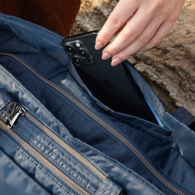 LUG - Avion SE Carry-All Tote Bag