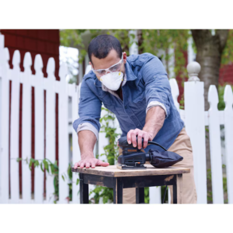 BLACK+DECKER - BDEQS15C - 1/4-Sheet Corded Sander