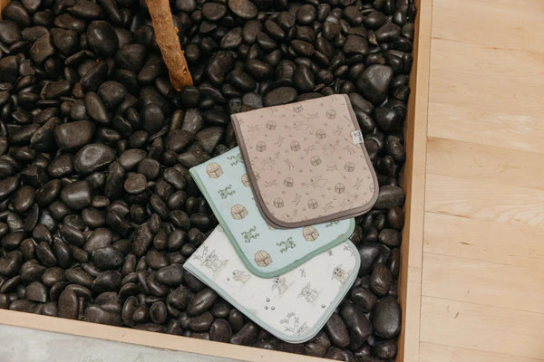 Copper Pearl - Copper Pearl - Grogu Burp Cloth
