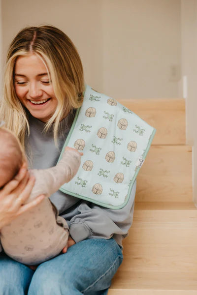Copper Pearl - Copper Pearl - Grogu Burp Cloth