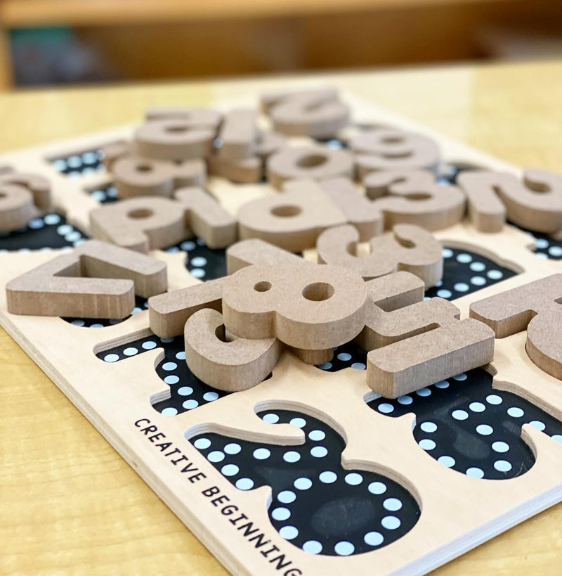 Creative Beginning - NUMBER PUZZLE - CHALKBOARD BASE WITH TRACERS - Limolin 