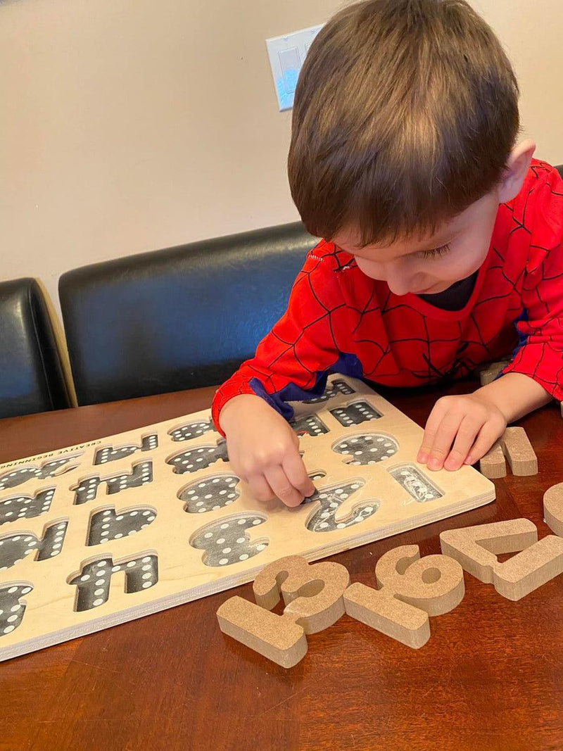 Creative Beginning - NUMBER PUZZLE - CHALKBOARD BASE WITH TRACERS - Limolin 