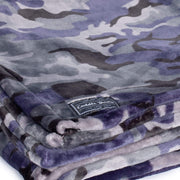 LUG - Cuddle Throw Blanket