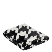 LUG - Cuddle Throw Blanket