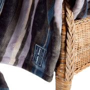 LUG - Cuddle Throw Blanket