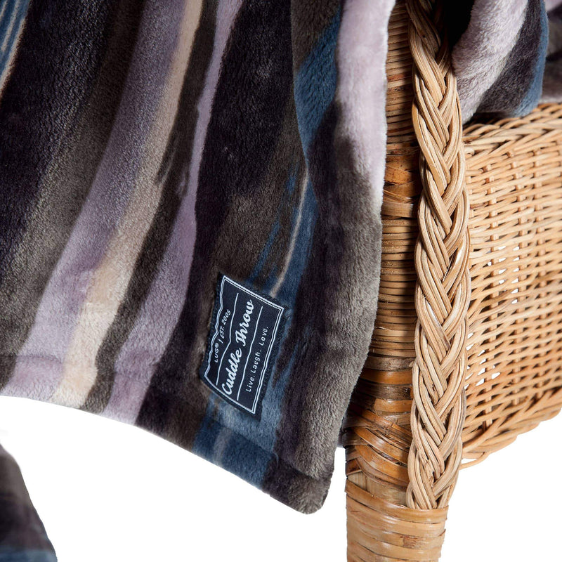 LUG - Cuddle Throw Blanket