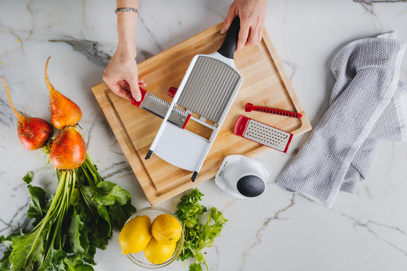 Cuisipro - SGT Hand Held Mandolin 14x4"/36x10cm - Limolin 