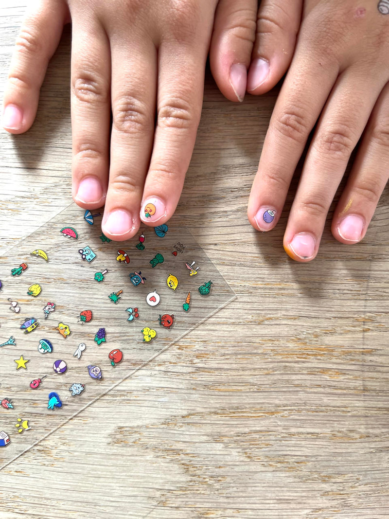 Nailmatic - SET 2 NAIL POLISHES + 24 NAILSTICKERS - Flamingo Polly