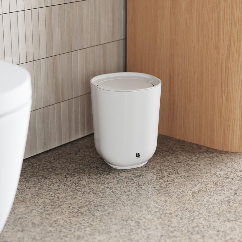 UMBRA - Step Trash Can With Lid _ White