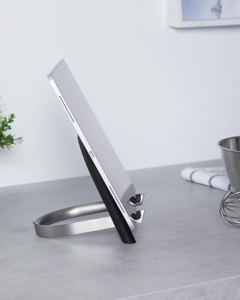 UMBRA - Udock Tablet Holder _ Black-Nickel